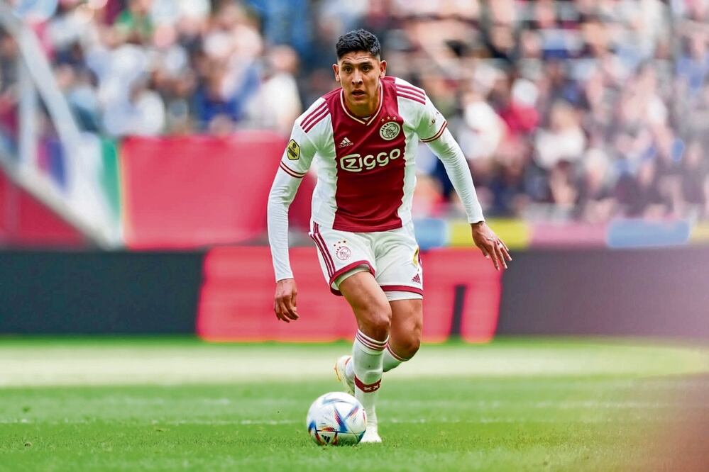 EDSON ÁLVAREZ COMPLETA EL DUELO CON EL AJAX