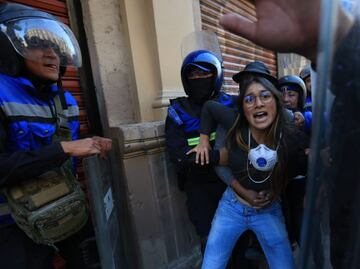 Así se vivió la Marcha de la Generación Z; manifestantes derriban vallas, son replegados y detienen a 20