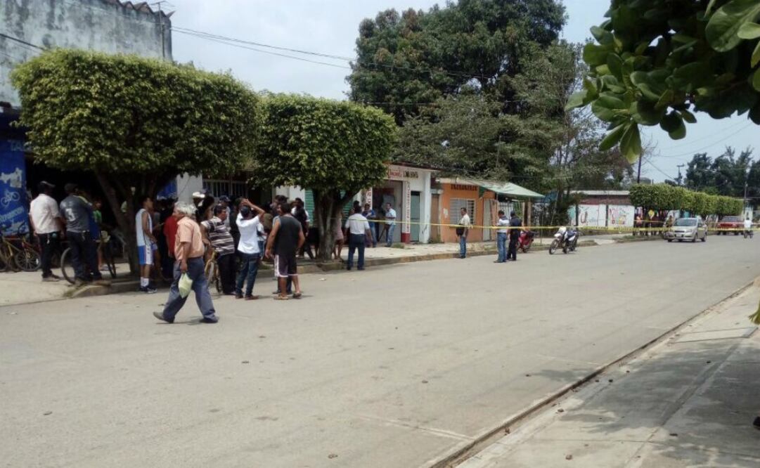 Los hechos se registraron alrededor del medio día de este martes dentro de la casa de gestión del PT en Loma Bonita. Foto: Especial