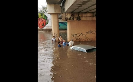 Tormenta tropical Ivo causa corrientes de agua y arrastra varios vehículos