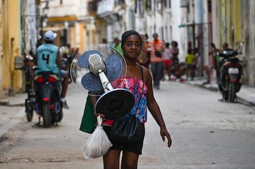 Cuba sufre otro apagón nacional en menos de 24 horas; reporta "eventos meteorológicos"