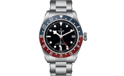 Horas mundiales y bisel Pepsi en un Black Bay