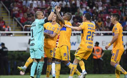 Chivas llegó y llegó, pero Nahuel fue el héroe; triunfo de Tigres en el Akron