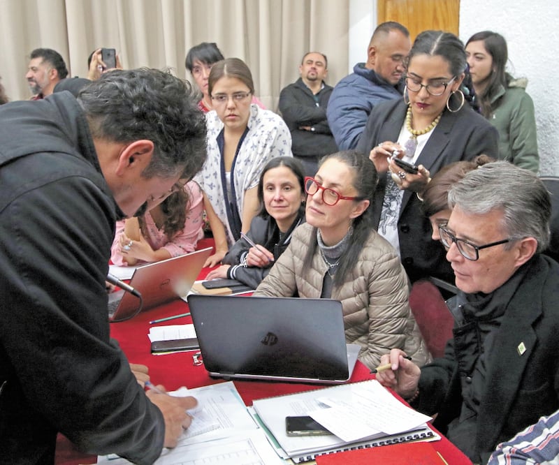 Claudia Sheinbaum en un encuentro con creadores en el Palacio de Gobierno. Foto/CARLOS MEJÍA. EL UNIVERSAL