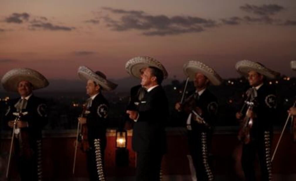 Luis Miguel comparte fotos de la grabación de su nuevo video