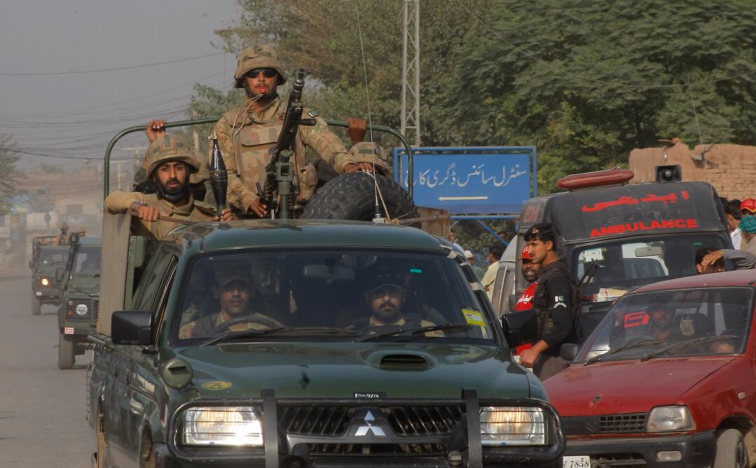 Tres helicópteros participaron en las labores de evacuación de los heridos (AP)
