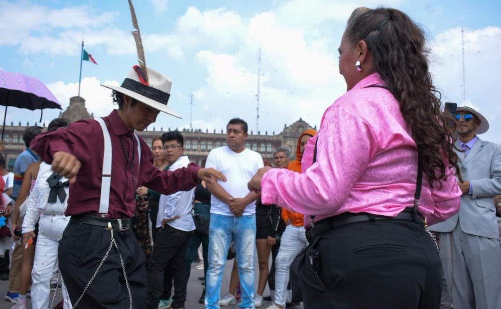 En el Día Internacional de la Danza el Zócalo tuvo sonideros con los que la gente disfrutó de una tarde de baile. Además, los ciudadanos presentaron una rutina que practicaron desde tiempo atrás.
Foto: Santiago Cadena / El Universal