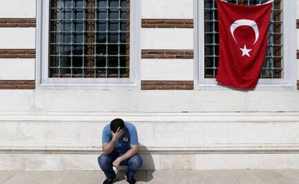 After attacks, Mexico warns citizens to avoid travel to Turkey