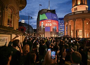 Laboristas celebran aplastante victoria en Reino Unido