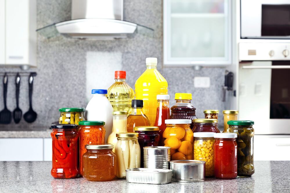 Te damos una lista básica de alimentos y víveres de primera necesidad (foto:istock)