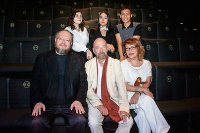 "Estancia en París", sátira sobre el mundo literario