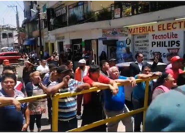 Locatarios y vecinos rechazan colocación de puestos metálicos en calles aledañas al mercado El Molinito