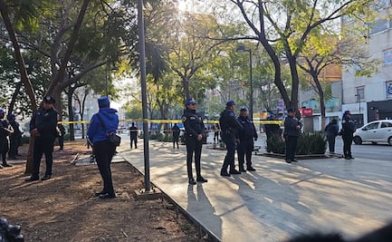 Hallan sin vida a adulto mayor en una banca de la Alameda Central; investigan las causas del fallecimiento 