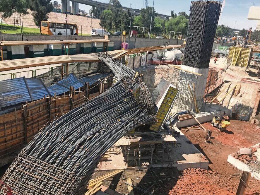 La zona donde un tensor que soportaba un armado de columna se venció y cayó sobre una estructura de varilla, en la que estaban los seis trabajadores lesionados, canceló labores este domingo. Foto: EmilioFernández / EL UNIVERSAL