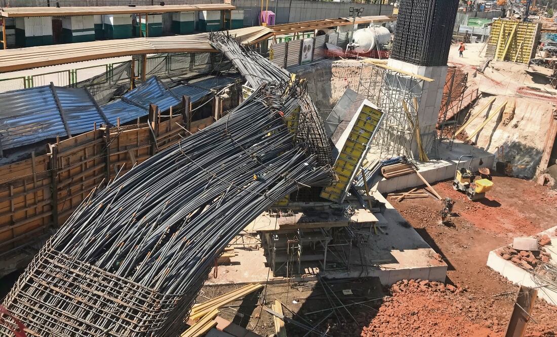 La zona donde un tensor que soportaba un armado de columna se venció y cayó sobre una estructura de varilla, en la que estaban los seis trabajadores lesionados, canceló labores este domingo. Foto: EmilioFernández / EL UNIVERSAL