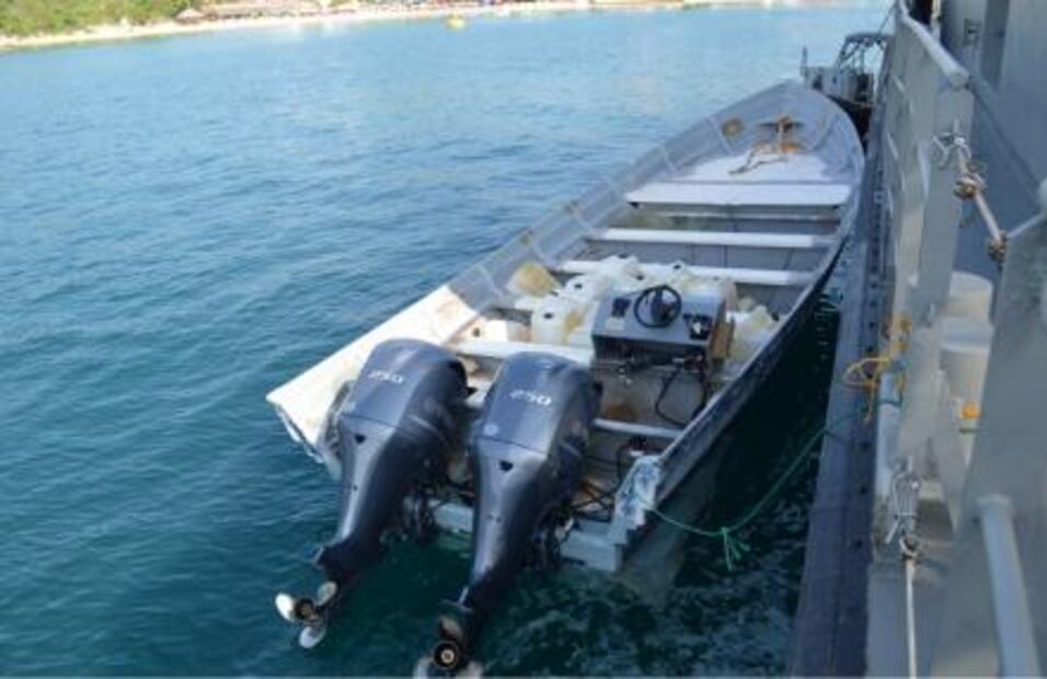 Detienen a 5 hombres con más de 3 mil litros de combustible en Oaxaca