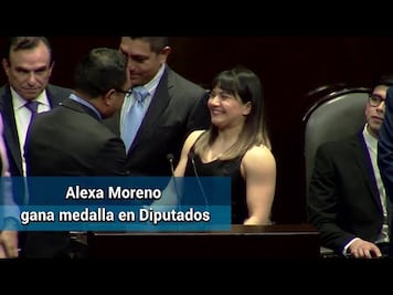 Alexa Moreno recibe medalla en Cámara de Diputados