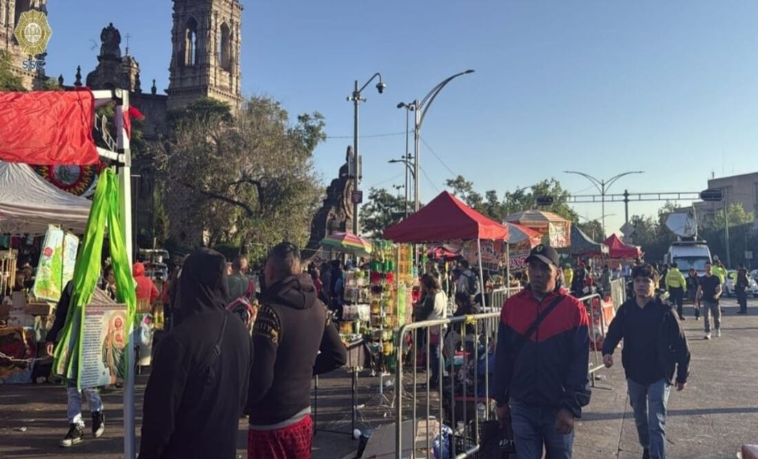 Multitud de fieles celebra a San Judas Tadeo en la Iglesia de San Hipólito este 28 de octubre. Foto: Especial