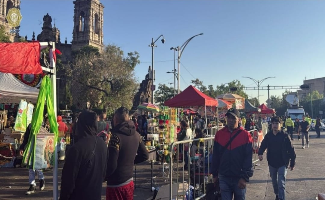 Multitud de fieles celebra a San Judas Tadeo en la Iglesia de San Hipólito este 28 de octubre. Foto: Especial
