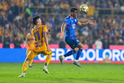 Cruz Azul y Tigres se enfrentan con el objetivo de arrebatarle el subliderato a Pumas