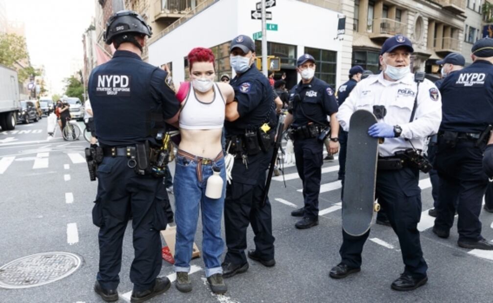 Con detenciones, Nueva York se suma a protestas por muerte de George Floyd
