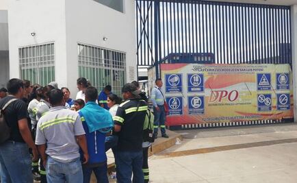 Trabajadores de cervecera realizan paro por falta de ajustes salariales en SLP