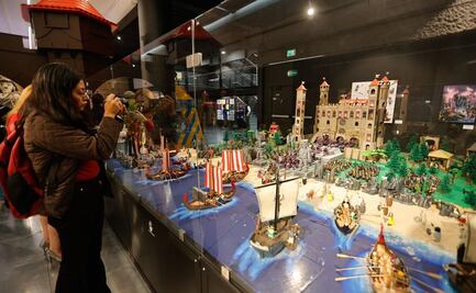 Toluca invita a viajar por sus lugares emblemáticos con exposición de Playmobil en el Centro Tolzú