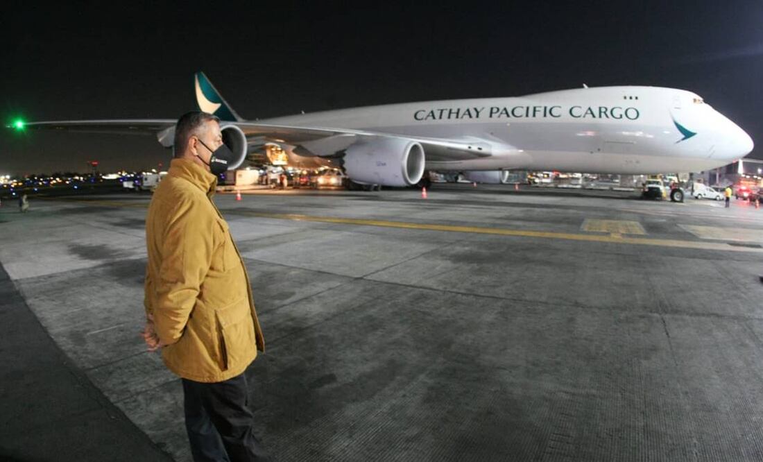 Las vacunas fueron recibidas por el director Birmex, Pedro Zenteno