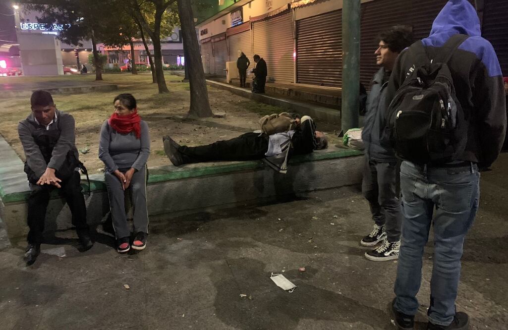 Usuarios tuvieron que esperar una hora a que empezara el servicio. FOTO: Axl Chimal/ EL UNIVERSAL/