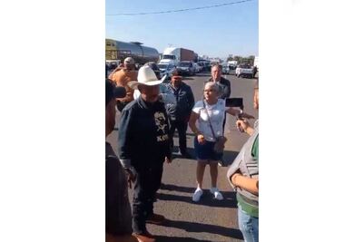 Aumentan bloqueos de transportistas de carga en carreteras de Michoacán