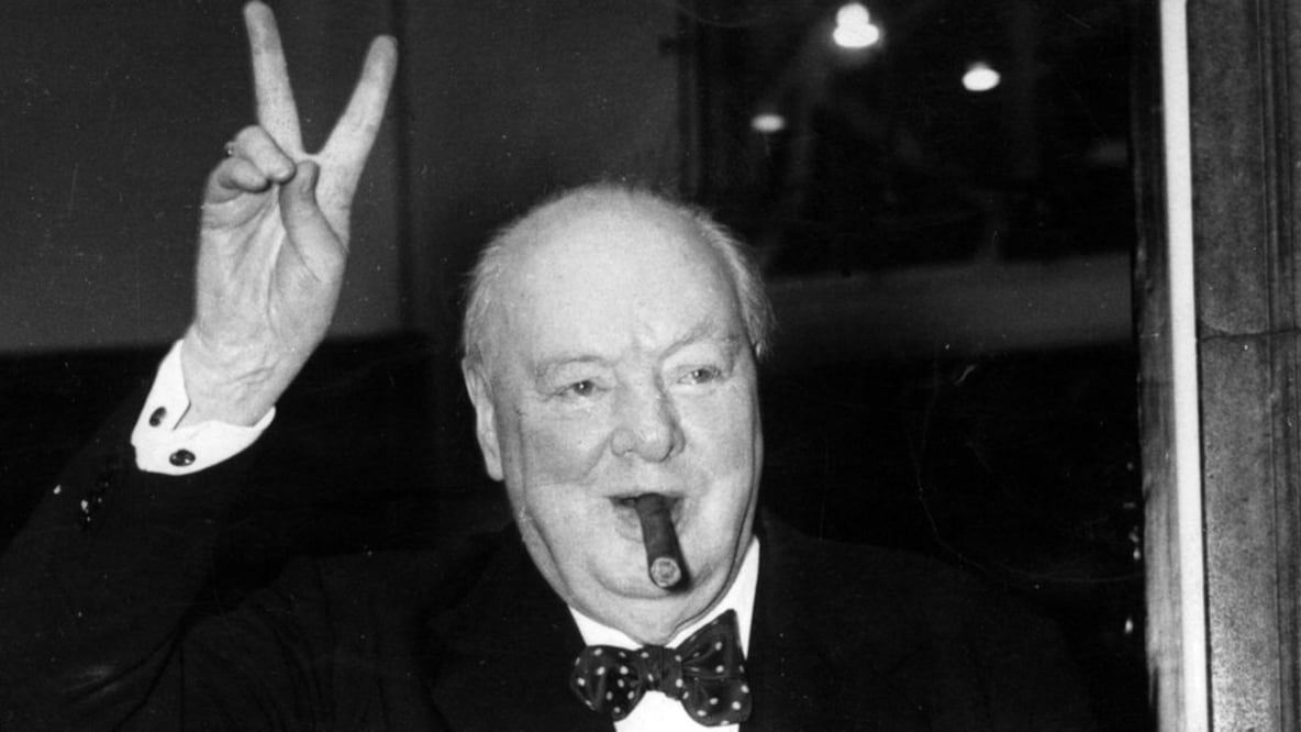 Winston Churchill a menudo es venerado como un héroe de guerra, pero sus críticos argumentan que sus fracasos y sus opiniones racistas lo convierten en un villano. Foto: PA vía BBC