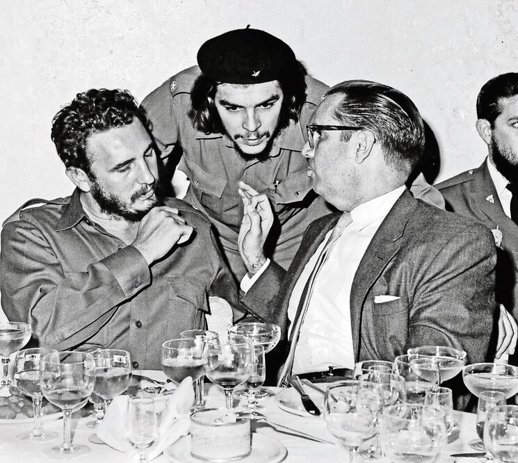 Fidel Castro, con Ernesto Che Guevara y el presidente cubano Osvaldo Dorticós, en fotografía de 1960 (FOTO: ARCHIVO EL UNIVERSAL)