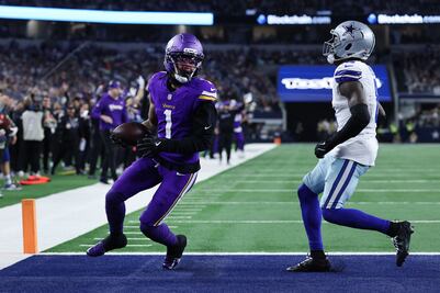 Los Cowboys pierden con Vikings y se alejan de los Playoffs