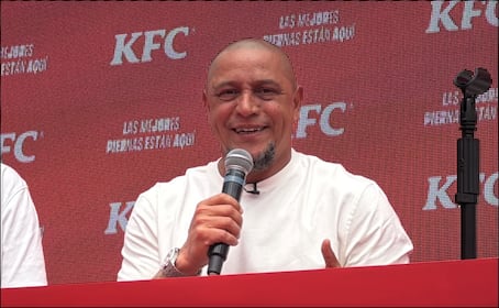 Roberto Carlos reconoce que “ser campeón del mundo es una sensación única”