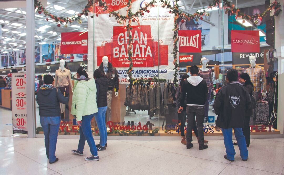 Desde diciembre se debilitaron las ventas de autos y en cadenas de tiendas departamentales, explican. ARCHIVO EL UNIVERSAL