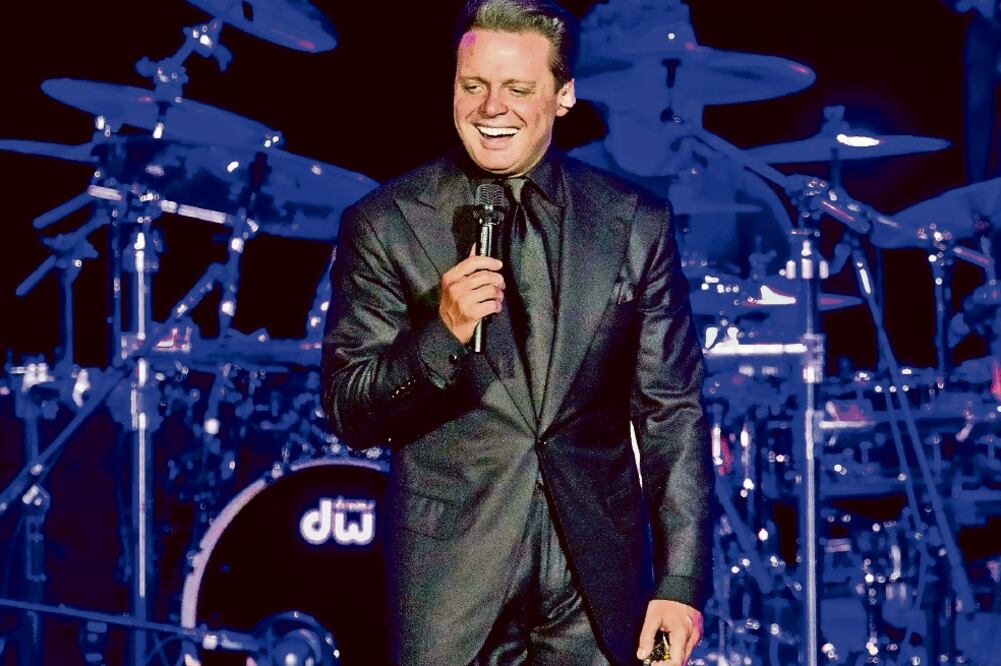 Juan Manuel Navarro es coautor del libro que se ha convertido en best seller (AP)