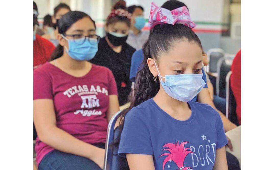 Luego de recibir la dosis en la garita de Eagle Pass, los menores regresaron en camión a territorio mexicano. Foto: ESPECIAL