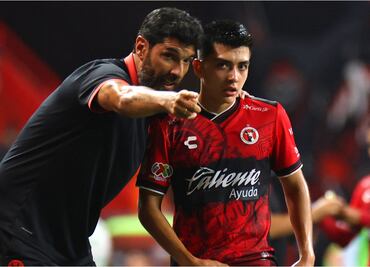 El Loco Abreu revela lo que hace Gilberto Mora fuera de sus entrenamientos; contó sus secretos