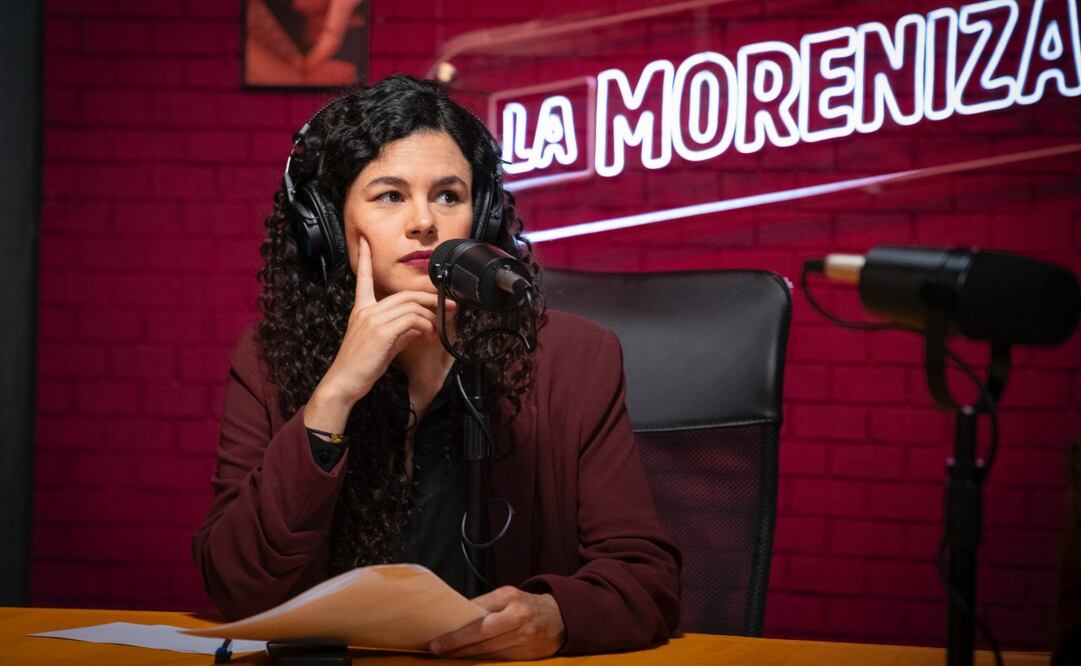 Luisa María Alcalde Luján, presidenta nacional de Morena, durante el podcast "La Moreniza". Foto: Especial