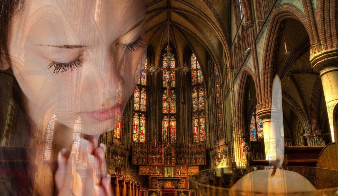 Jurar ante Dios es una costumbre católica. Imagen Pixbay