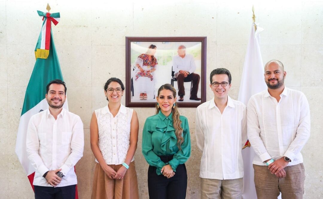 Evelyn Salgado Pineda, y el director de Airbnb para México, Centroamérica y el Caribe, Ángel Terral. Foto: Especial