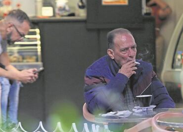 Prohíben fumar en playas y restaurantes