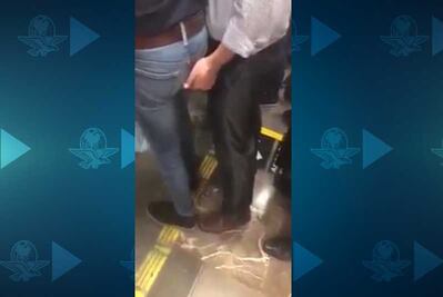 Acoso sexual en Metro no para; hombre toca a otro