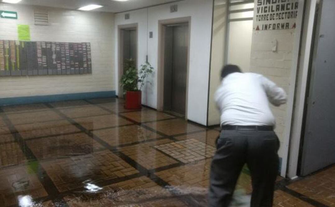 En la imagen se observa las oficinas de DGCS, donde el agua subió tres centímetros. Foto: Especial