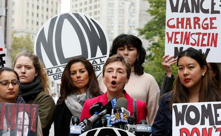 Mujeres protestan ante fiscal por caso de Harvey Weinstein