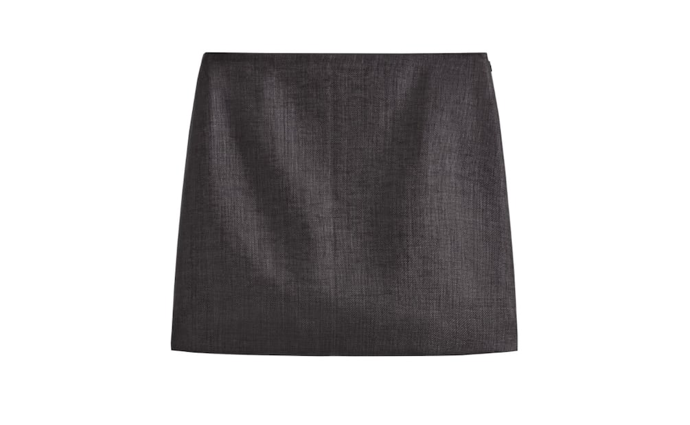 La mini falda minimalista. Foto: Cortesía COS