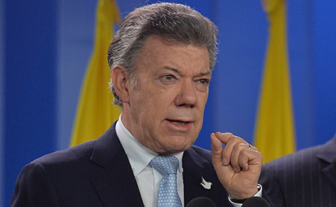 Revolución bolivariana se autodestruye: Santos