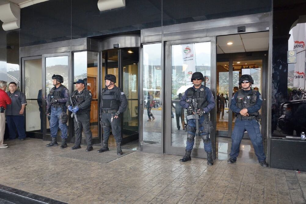 Presencia de policía. Los hechos tuvieron presencia de elementos de la Fuerza Civil, Policía Militar y municipal para controlar la situación. (Archivo. EL UNIVERSAL)