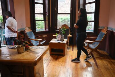 El Café-bar "Las hormigas" no será un cabaret y destituyen a Andrés Carreño de la dirección de la Casa del Poeta, en respuesta a exigencia de poetas