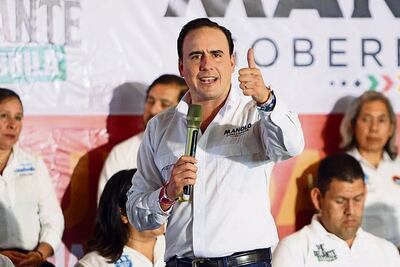 Manolo Jiménez promete desarrollo a mujeres